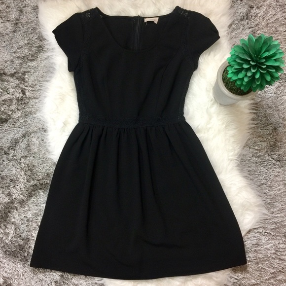 Pins & Needles | Little Black Dress - Picture 2 of 8